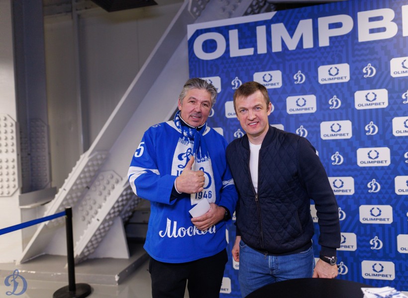 24.11.2025 Автограф-сессия Александра Еременко, Максима Афиногенова, Алексея Терещенко и Сергея Вышедкевича